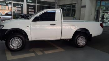 TRITON SINGLE CAB 2.5 GL 3.2 A/T สีขาว